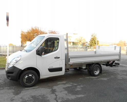 Renault - cassone fisso inox, sponda montacarichi posteriore